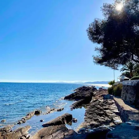 Bord De Boulouris A Raphael *